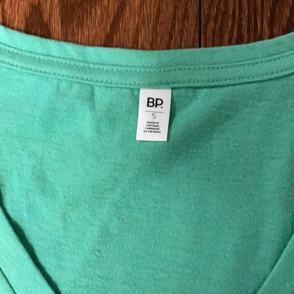 BP Nordstrom OVERSIZED V T-SHIRT SHORT SLEEVE. Jungle green available XS and S - Picture 6 of 7